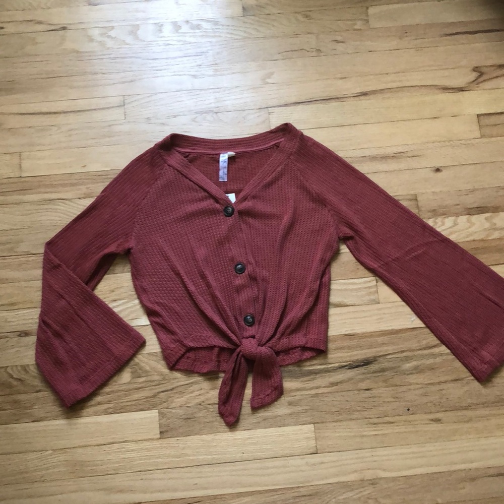 Knitted wide sleeve crop